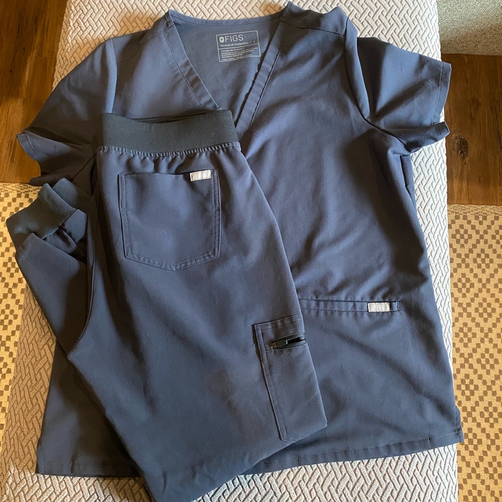 Figs Scrub Set